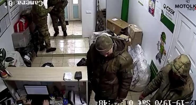 Российские мародеры отправляют из Беларуси награбленное имущество украинцев