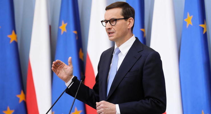 "Переговоры с Гитлером": Премьер Польши жестко раскритиковал Макрона