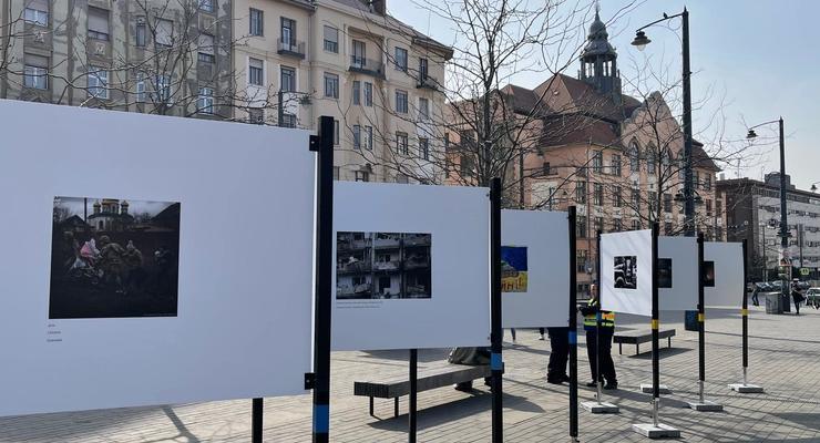 В Будапеште вандалы повредили выставку про войну в Украине