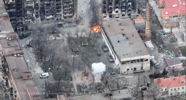 "Азов" показал новое видео уничтожения оккупантов в Мариуполе