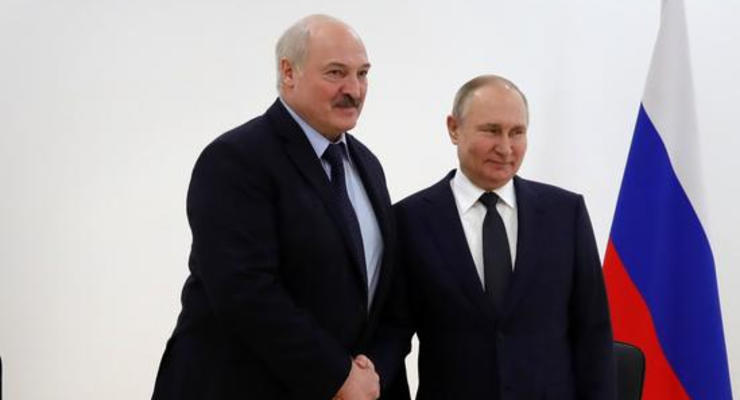 Лукашенко попросил Путина сделать его полковником