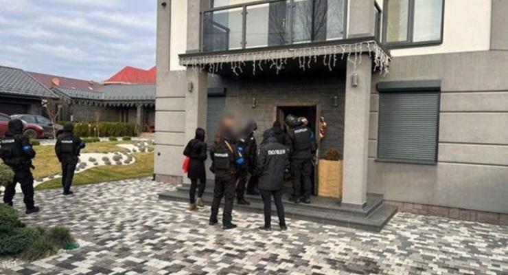 Суд арестовал еще 154 объекта имущества Медведчука и его жены
