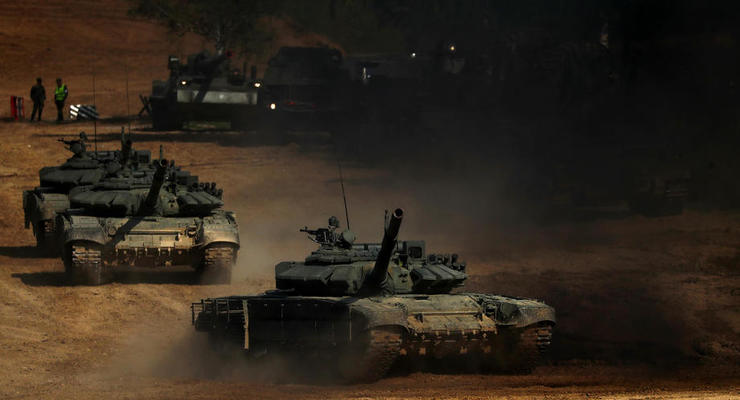 Оккупанты хвастаются, как давят легковушки танками – перехват СБУ