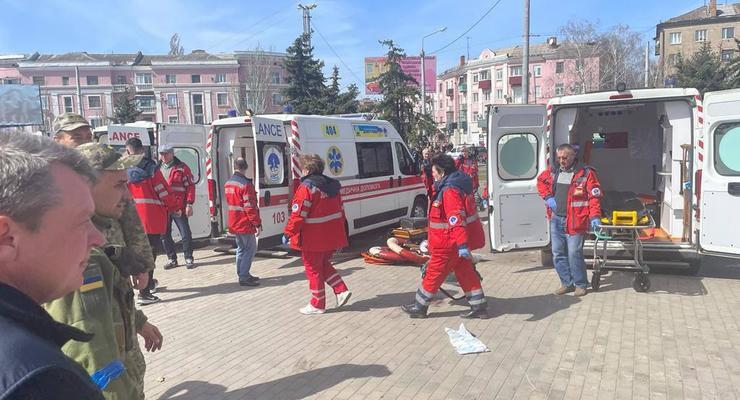 Обстрел ж/д вокзала в Краматорске: в больнице умерли 2 ребенка
