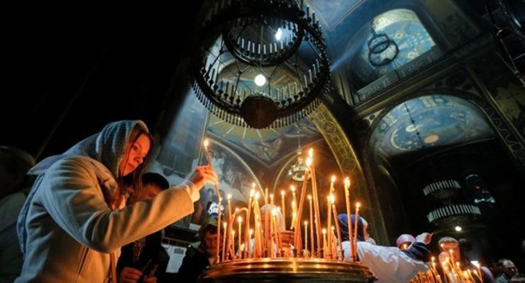 Украинцев предупредили об опасности посещения церкви на Пасху