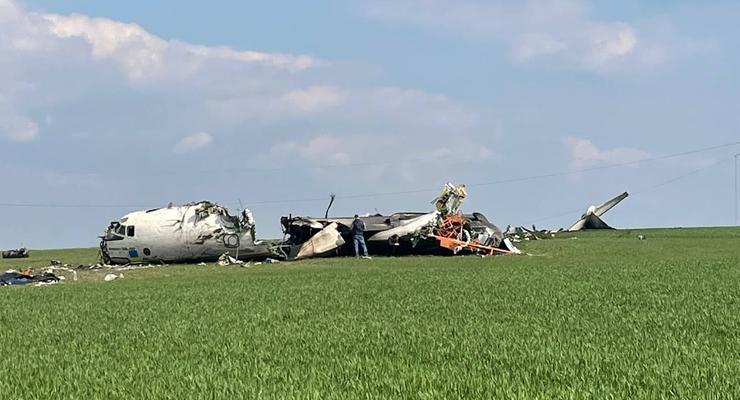 Падение АН-26 в Запорожской области: появилось видео с места происшествия