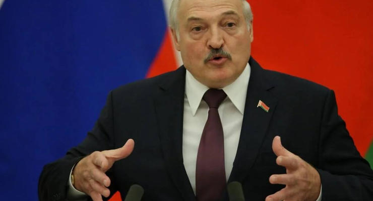 Лукашенко поблагодарил Бога, что в Беларуси диктатура