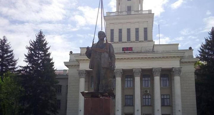В Новой Каховке оккупанты восстановили памятник Ленину