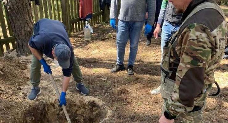 Под Киевом нашли тела двух мужчин, убитых военными РФ