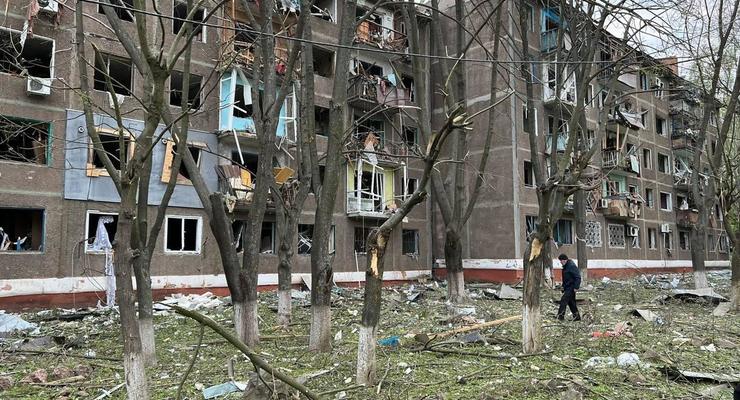 За день на Донбассе оккупанты разрушили 93 гражданских объекта