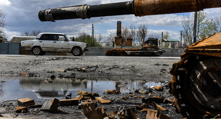 Бойцы ВСУ уничтожили российский бронеавтомобиль "Тигр" вместе с экипажем - фото