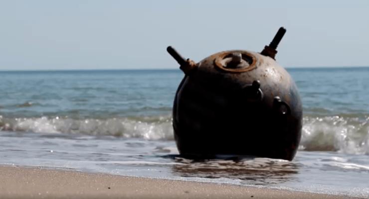 В Одесской области на берег вымыло вражеские мины