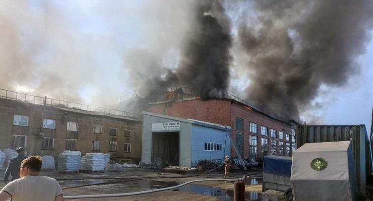 В РФ произошел масштабный пожар на химическом заводе