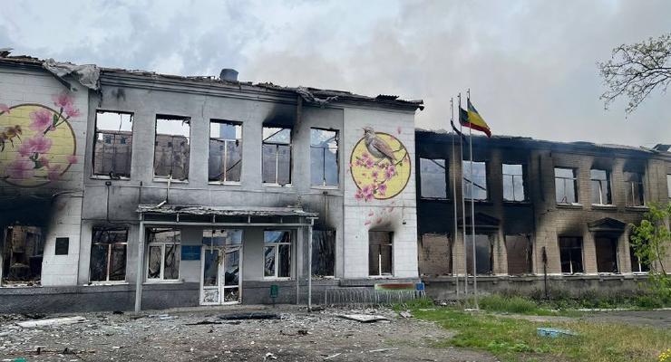 Оккупанты фосфорными боеприпасами обстреляли школу в Авдеевке