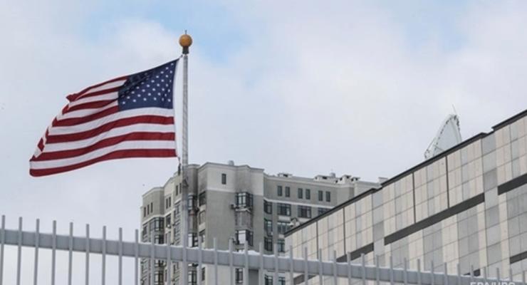Посольство США возобновило работу в Киеве - СМИ