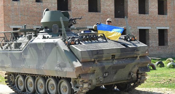 Украина получит от Австралии новую бронетехнику