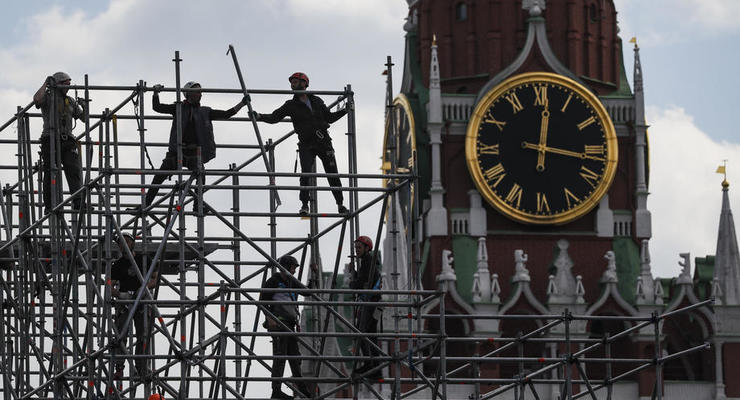 Экономический рост РФ замедляется значительнее, чем ожидалось - Bloomberg