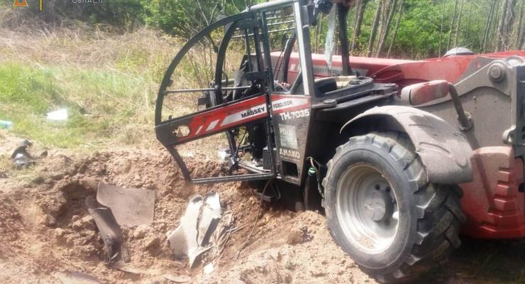 В Черниговской области тракторист подорвался на вражеской мине