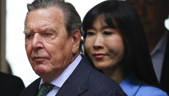 Экс-канцлер Шредер покидает совет директоров "Роснефти"