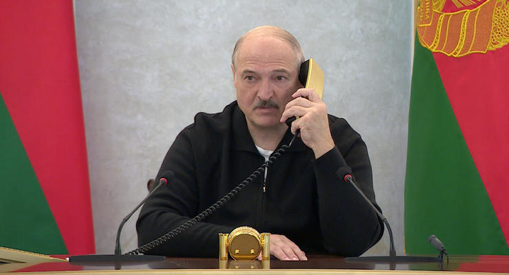 Лукашенко рассказал, почему не пользуется смартфоном