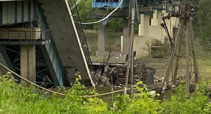 Оккупанты взорвали мост между Лисичанском и Северодонецком