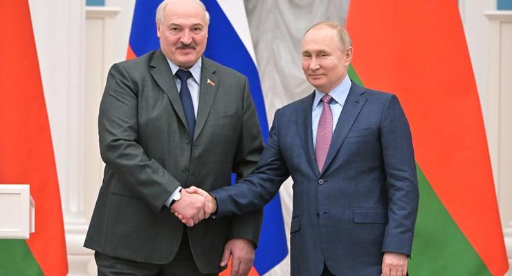 Лукашенко: НАТО и поляки хотят запад Украины, нам придется помогать Киеву