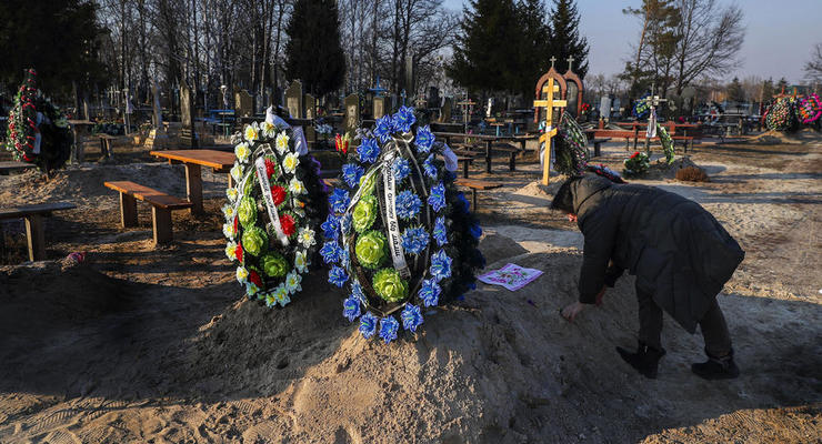 Сторонники диалога с РФ должны посетить могилы украинских детей – МИД