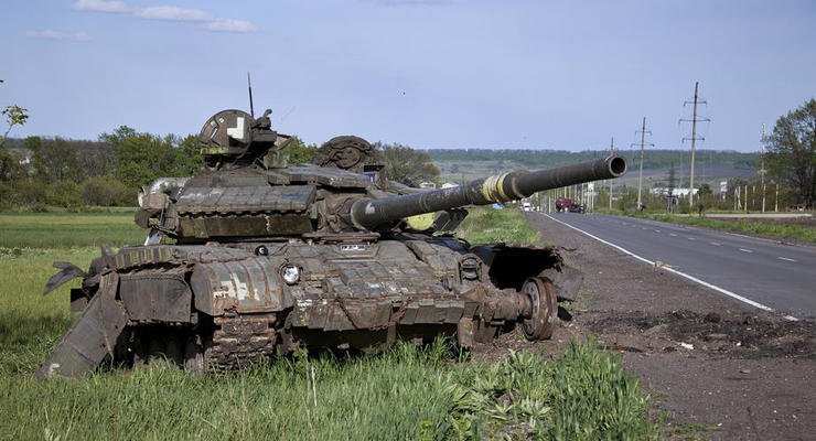 В Луганской области ВСУ уничтожили два российских танка - видео