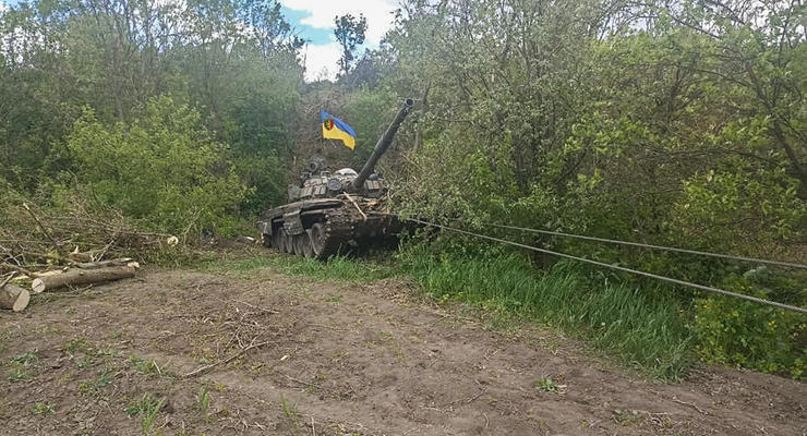 Бойцы 24-й ОМБр захватили российский танк Т-72Б