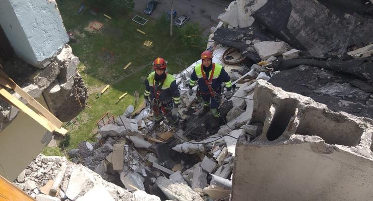 В Харькове под завалами многоэтажки нашли тела четырех погибших