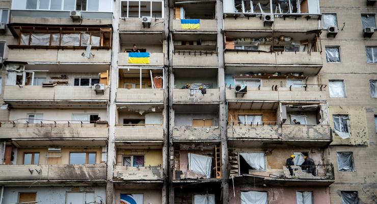 В Киеве началась реконструкция домов, пострадавших от российских обстрелов