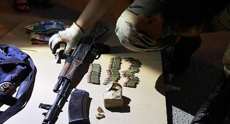 В Одессе торговец оружием ранил троих оперативников