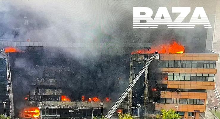 В Москве вспыхнул масштабный пожар в бизнес-центре