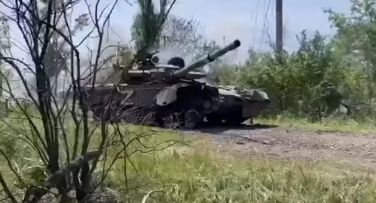 Граната в люк: бойцы ТРО уничтожили вражеский танк
