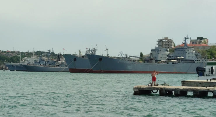 Пять десантных кораблей РФ вышли в Черное море