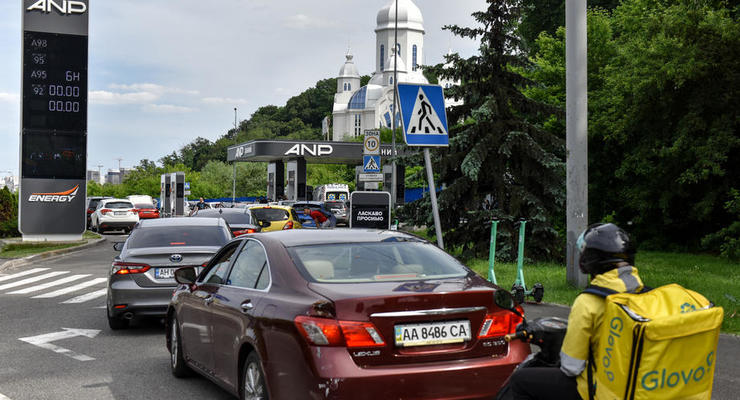 В Киеве вернули плату за парковку: что ждет нарушителей