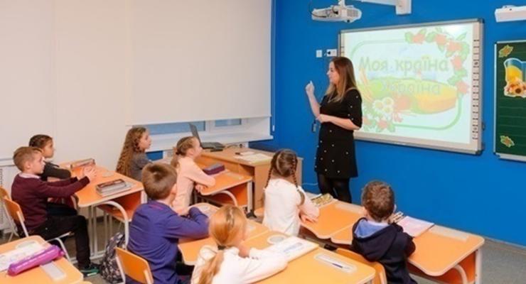 Учителя в Украине стали зарабатывать меньше - омбудсмен