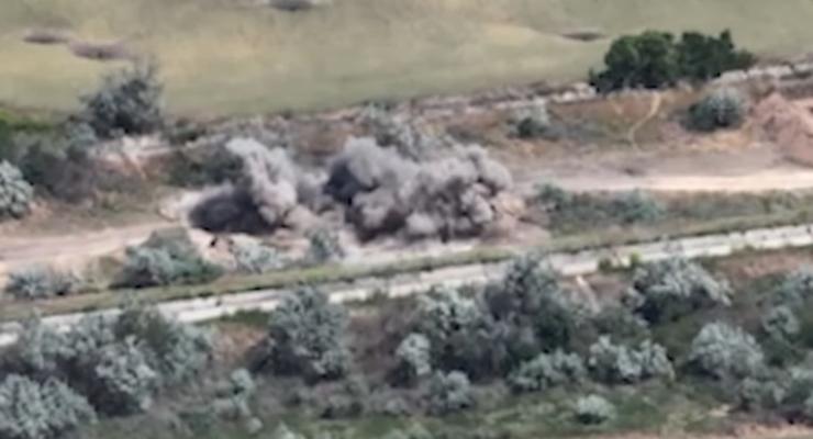 ВСУ показали, как нашли и уничтожили спрятанные российские танки