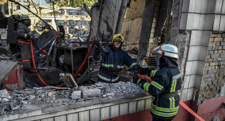 В Киеве после обстрела возобновил работу Дарницкий вагоноремонтный завод