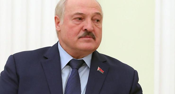 Лукашенко грозит наступлением на запад Украины