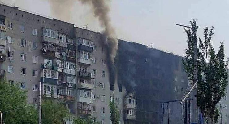 Луганщина: Россияне бьют по жилым домам в Северодонецке крупнокалиберной артиллерией