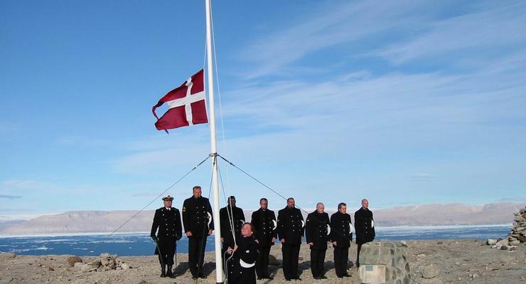 Дания и Канада поделили пополам спорный остров в океане