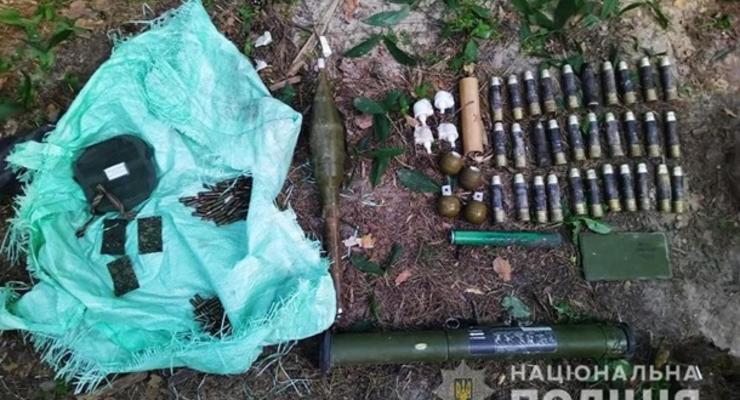 Под Киевом нашли тайник с боеприпасами оккупантов