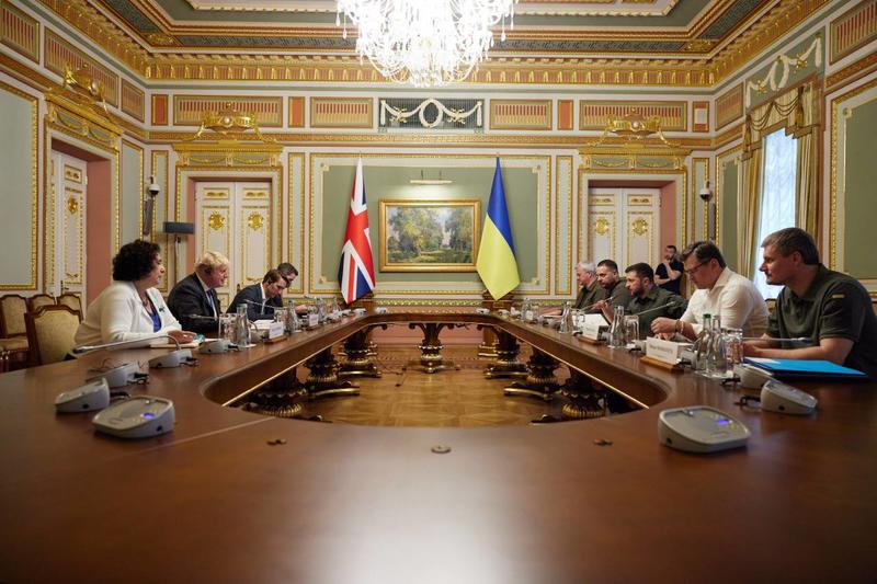 Украинские политики на встрече с Борисом Джонсоном / t.me/ermaka2022