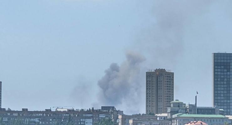 В Донецке горит склад с боеприпасами оккупантов - соцсети