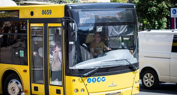 В Киеве восстановят поврежденную контактную сеть троллейбусов: названы сроки