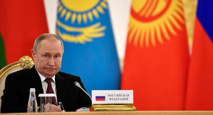 РФ сделала еще один шаг к дефолту: Путин решил выплатить долг в рублях