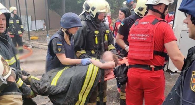 Врачи рассказали о состоянии пострадавшей от обстрела Киева девочки