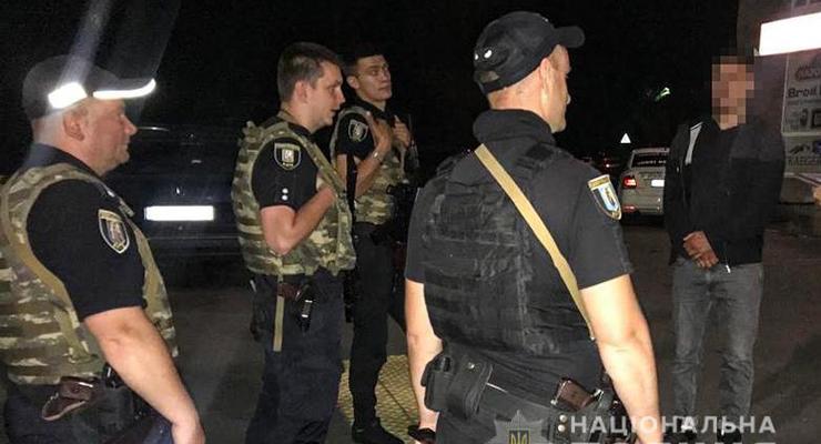 В Киеве посетителям ночных клубов вручили 219 повесток в военкомат