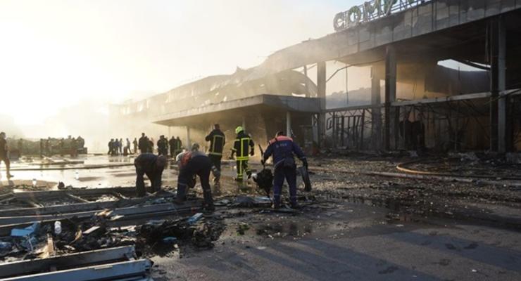 В ГСЧС назвали число людей в ТЦ Кременчуга в момент ракетного удара